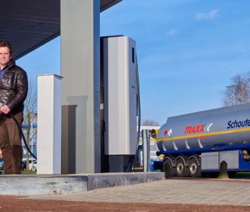 Foto VOA Leen Caddy En Tankwagen E1628062805788